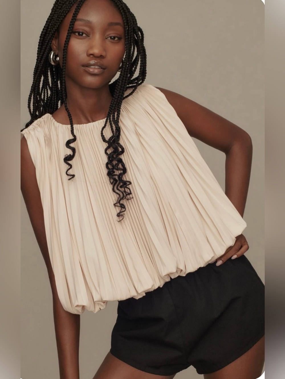 NWOT! Mare Mare Sleeveless
Pleated Top